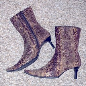 Faux snakeskin boots w/matching clutch